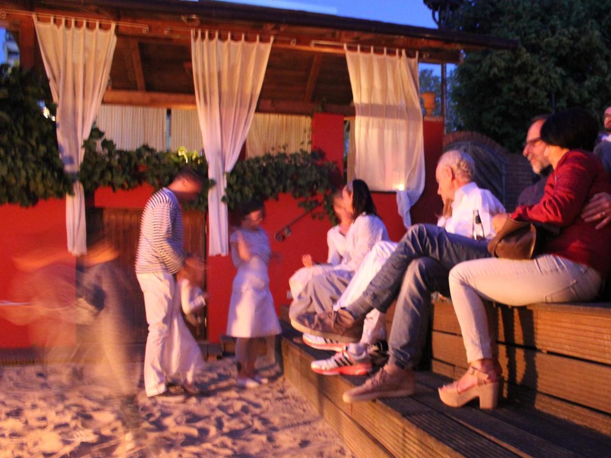 Auberge-Living ฟรีดริชสดอร์ฟ ภายนอก รูปภาพ